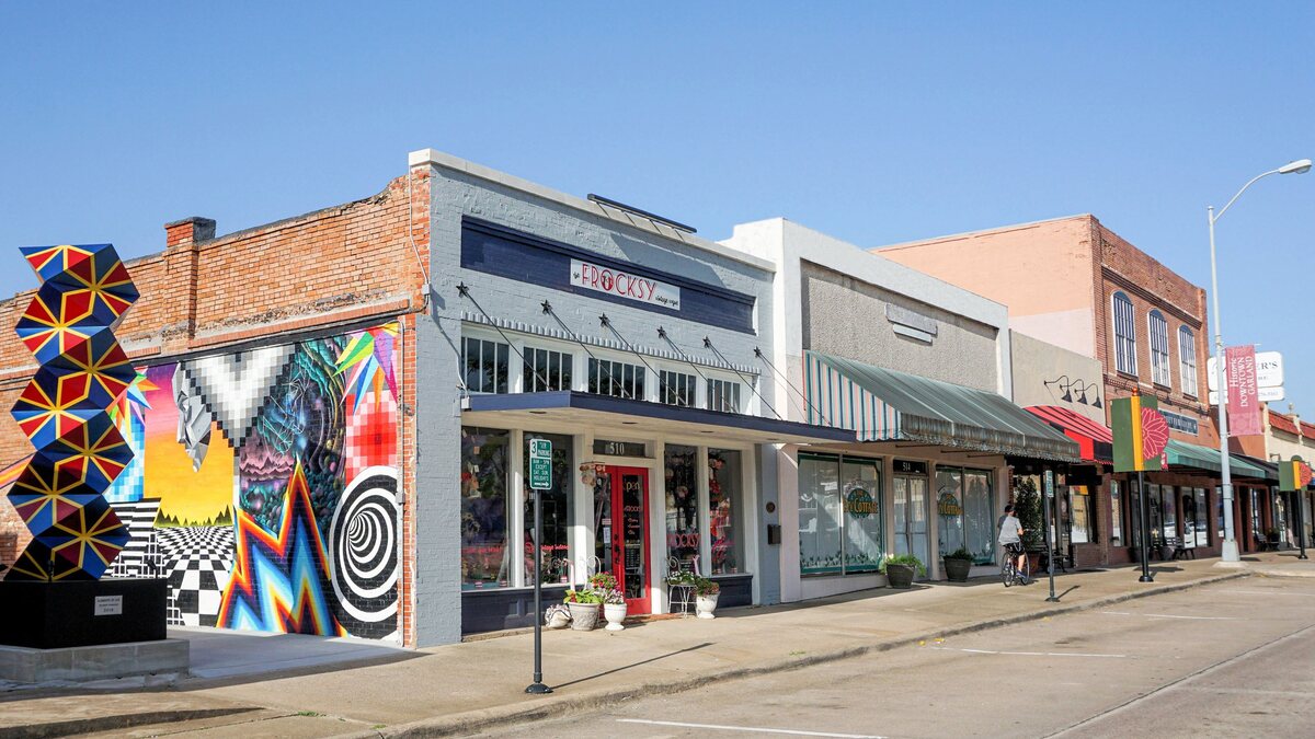 Explore homes and city life in Garland, Texas