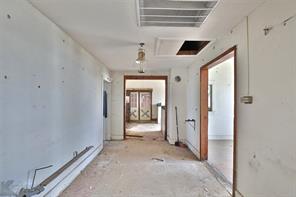 189 Locust - Photo 2