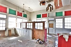 189 Locust - Photo 5
