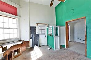 189 Locust - Photo 6