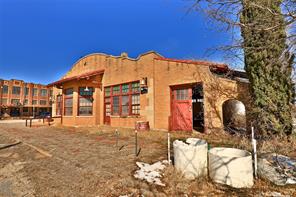 189 Locust - Photo 8