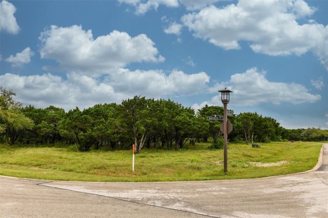 8001 SCOTSCRAIG Drive