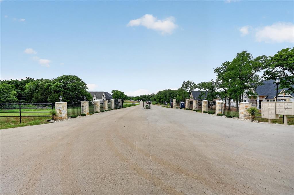 1617 Private Access 60200 - Photo 1