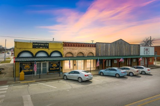 103 W Main St