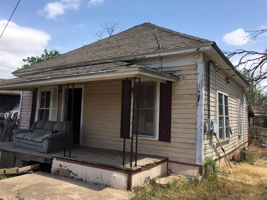 803 S Neches Street - Photo 1