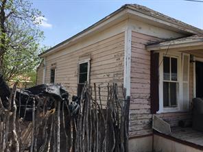 803 S Neches Street - Photo 2