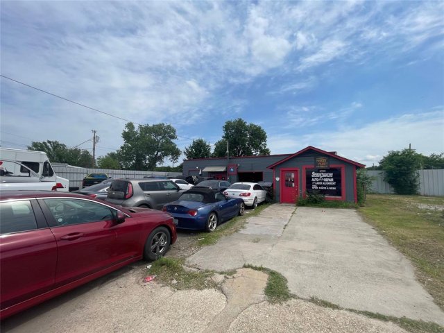 1006 W 6th Street