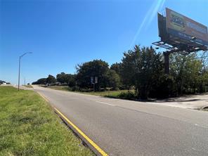 1300 I-30 Road W - Photo 9