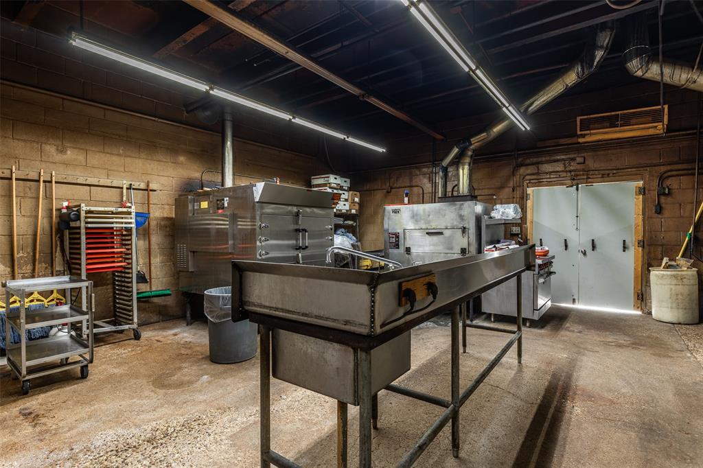 212 S Hickory Street - Photo 30