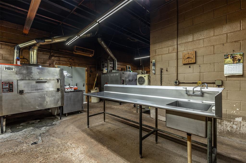 212 S Hickory Street - Photo 32