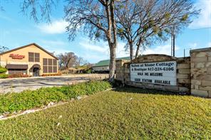 6712 Azle Avenue - Photo 4