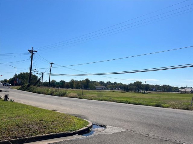 8.5 Acres Interstate 30 Street