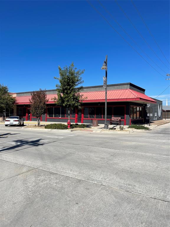 921 Halsell Street - Photo 1