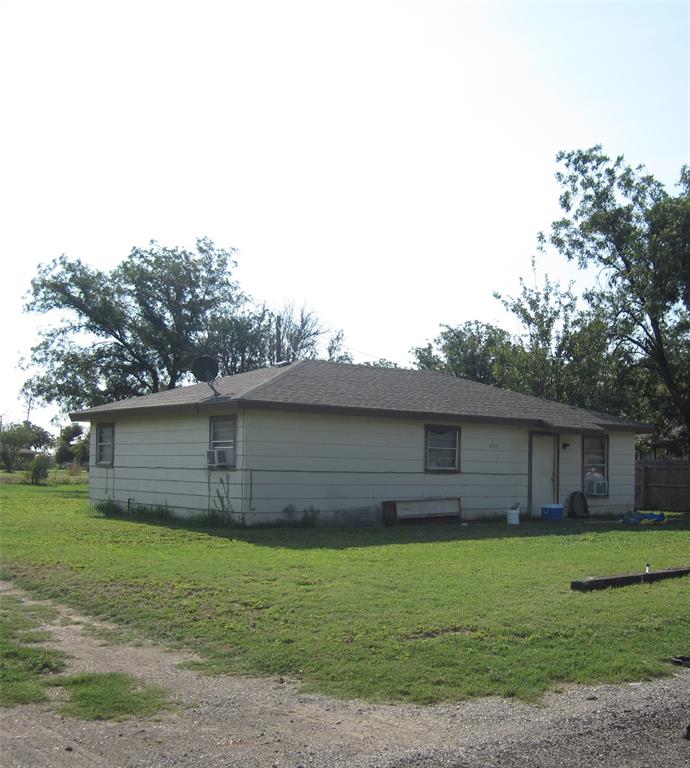 203 N Avenue F - Photo 1