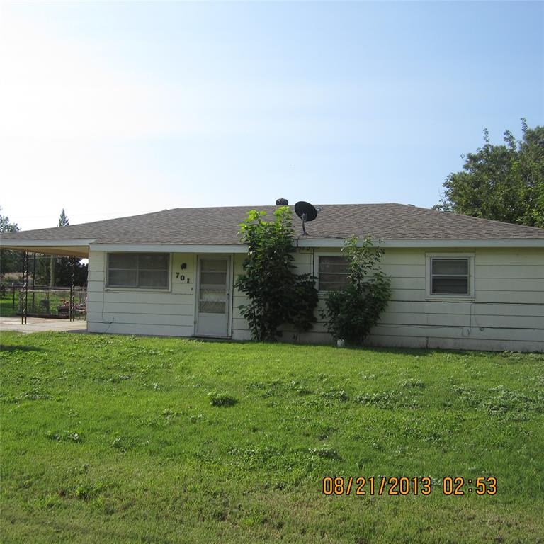 701 NE 2nd - Photo 1
