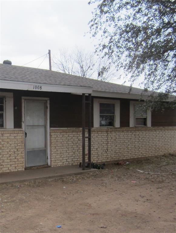 1008 NE 2ND