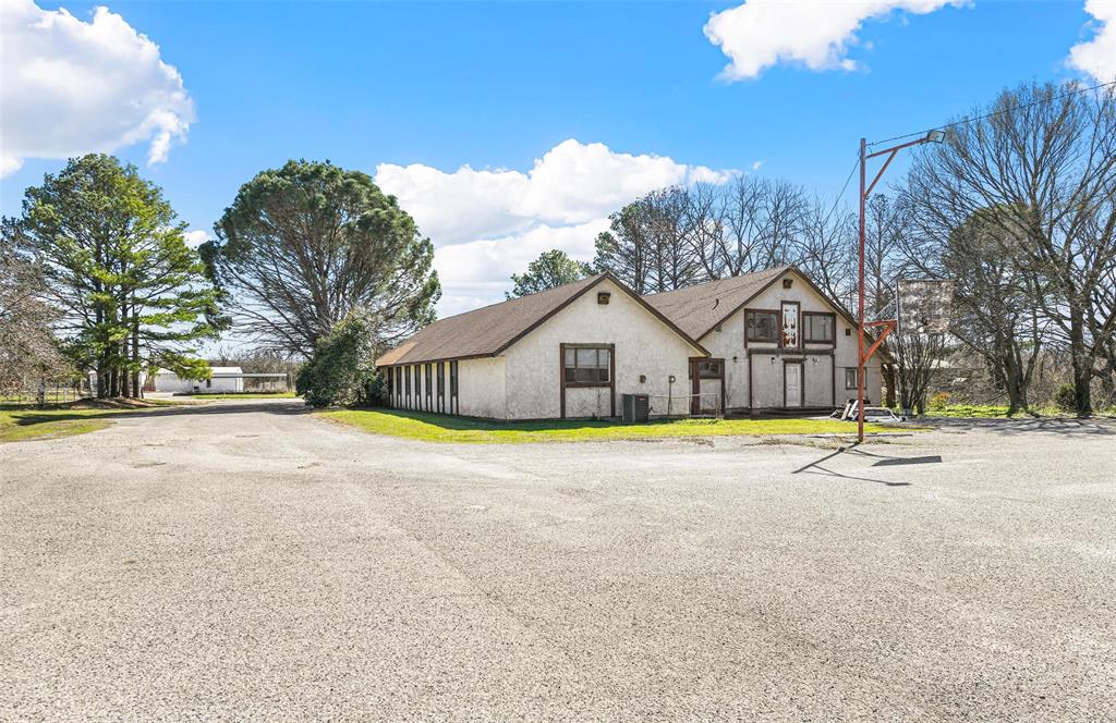 1505 E Henderson Street - Photo 1