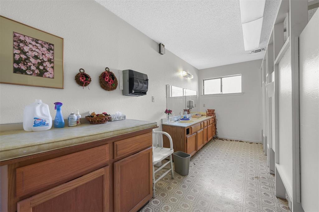1505 E Henderson Street - Photo 10