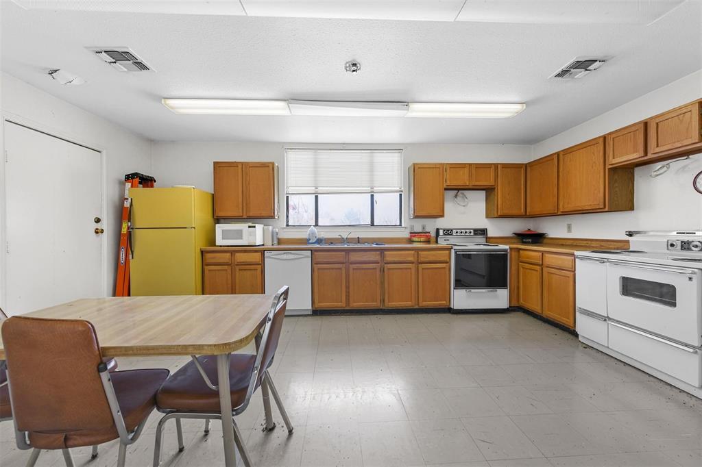 1505 E Henderson Street - Photo 13