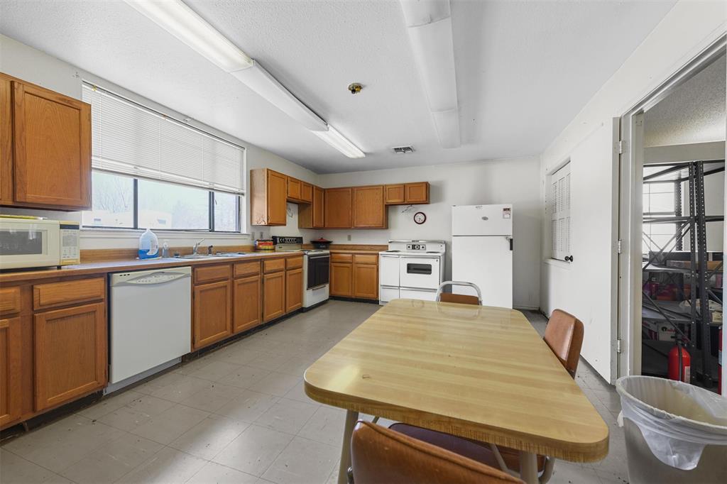 1505 E Henderson Street - Photo 14
