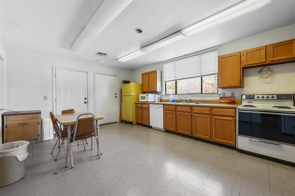 1505 E Henderson Street - Photo 15