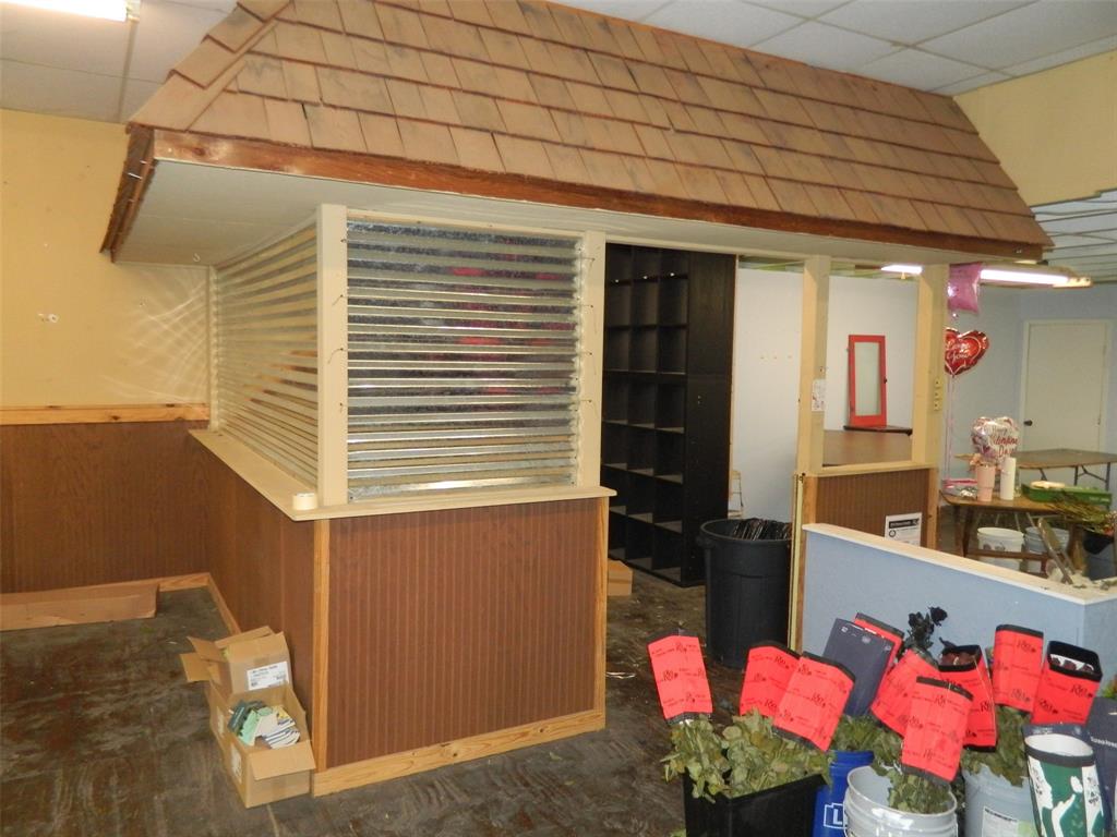 114 W Collin Street - Photo 6