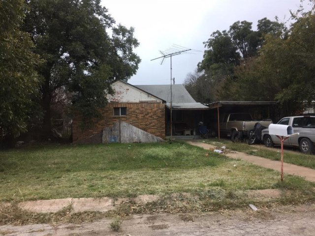 705 W 6th Street