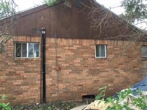 705 W 6th Street - Photo 2