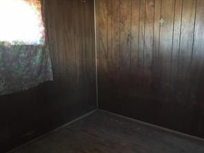 705 W 6th Street - Photo 7