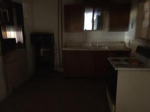 705 W 6th Street - Photo 8