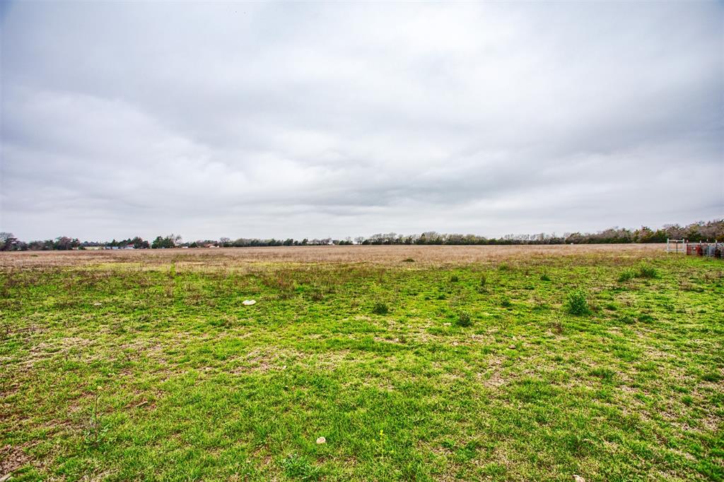 1414 S Bluegrove Road - Photo 1