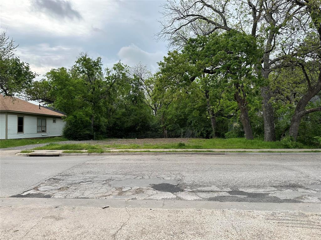 215 Bernard Street - Photo 1