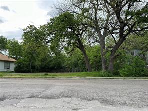 215 Bernard Street - Photo 2
