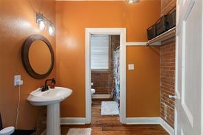 110 W Main Street - Photo 19
