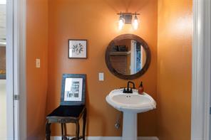 110 W Main Street - Photo 21