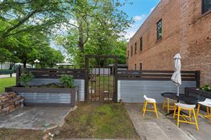110 W Main Street - Photo 4