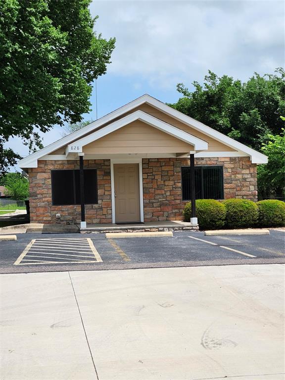 828 N Main Street - Photo 1