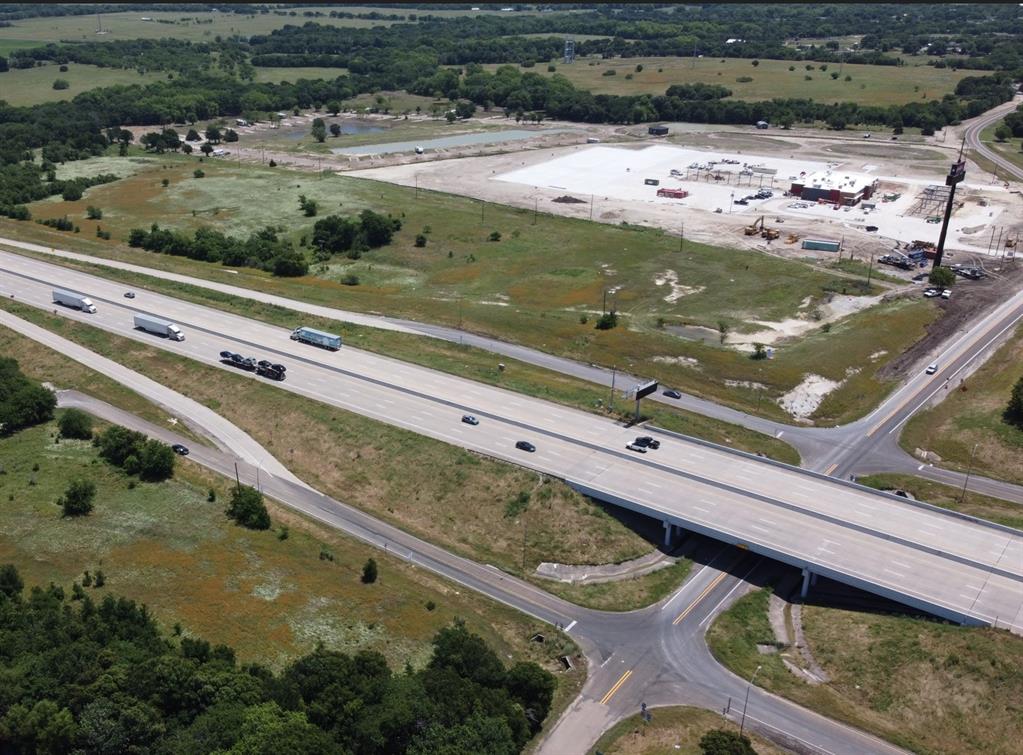 566 I-35e S - Photo 2