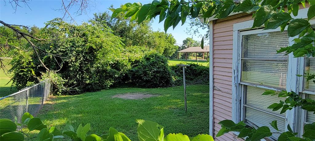 208 Optimist Road - Photo 8