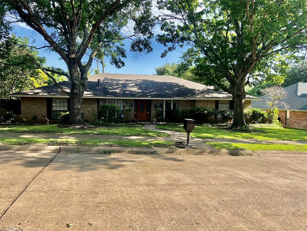 141 Palmer Circle - Photo 1