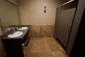 200 Meadowlands Boulevard - Photo 15