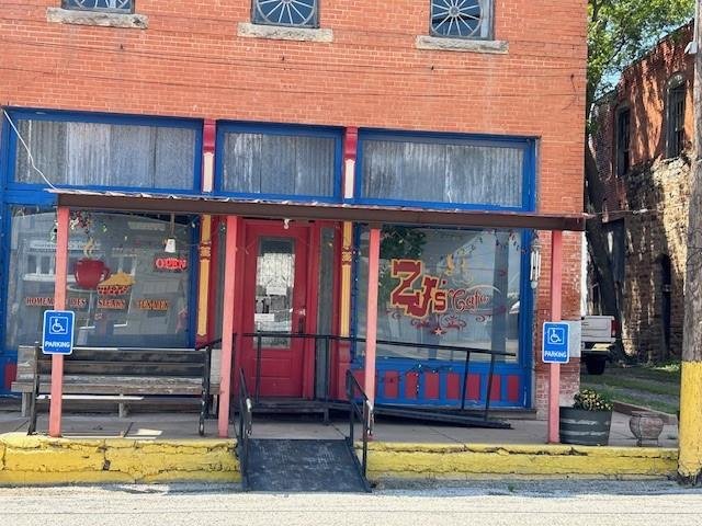 107 N Kent Street