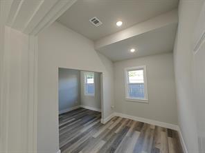 7010 Ash Street - Photo 10