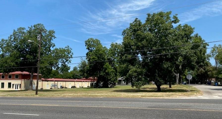 913 E Tyler Street - Photo 3