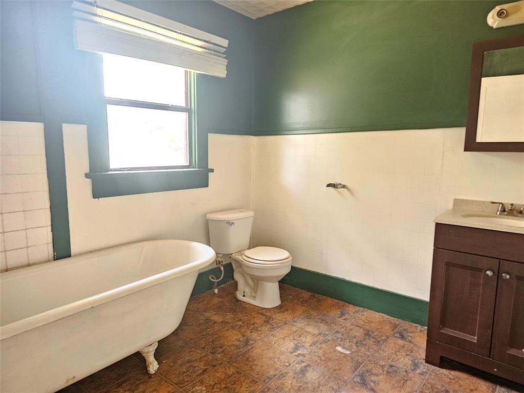 216 E Pecan Street - Photo 10