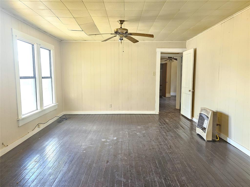 216 E Pecan Street - Photo 3