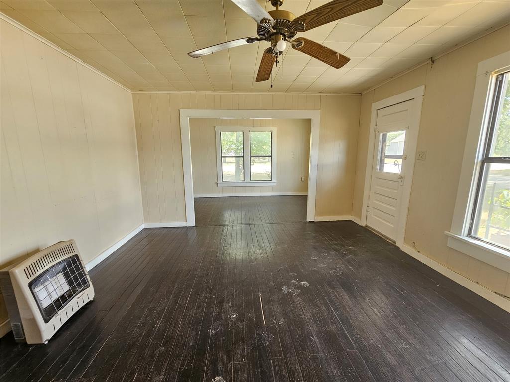 216 E Pecan Street - Photo 4
