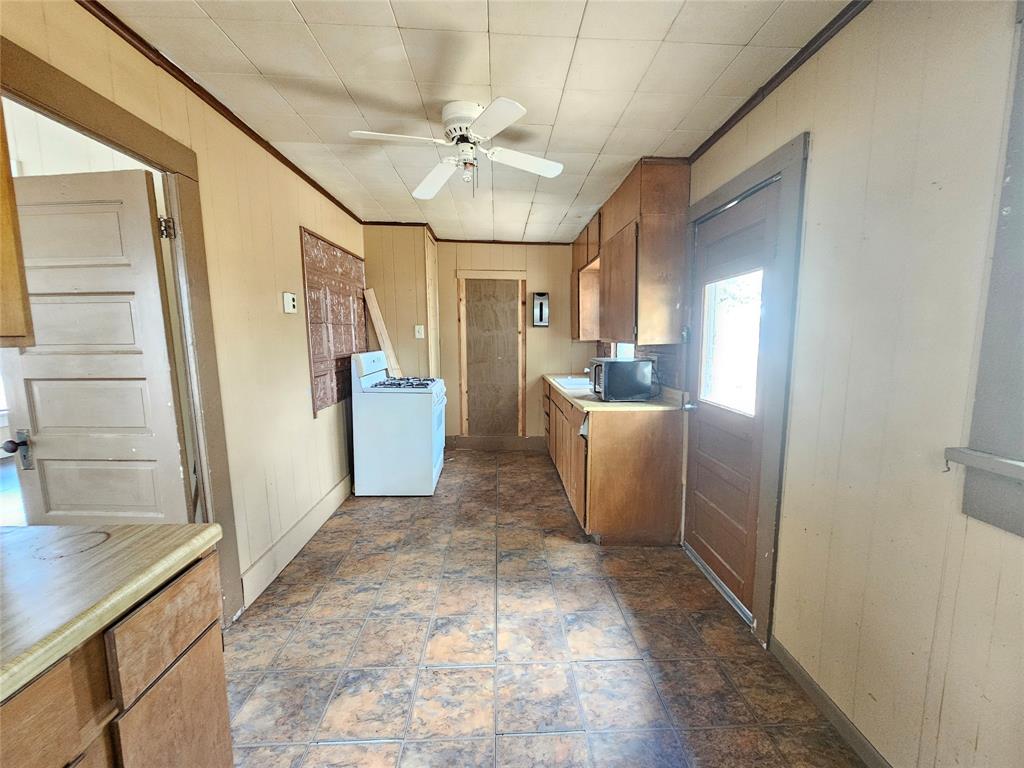216 E Pecan Street - Photo 5