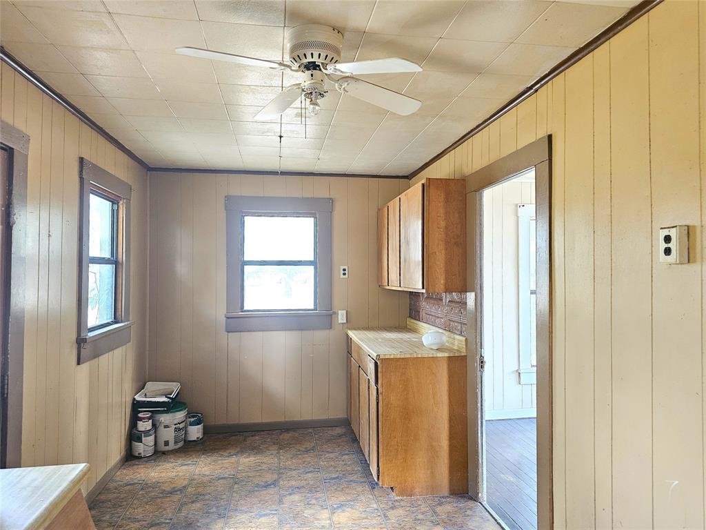 216 E Pecan Street - Photo 7
