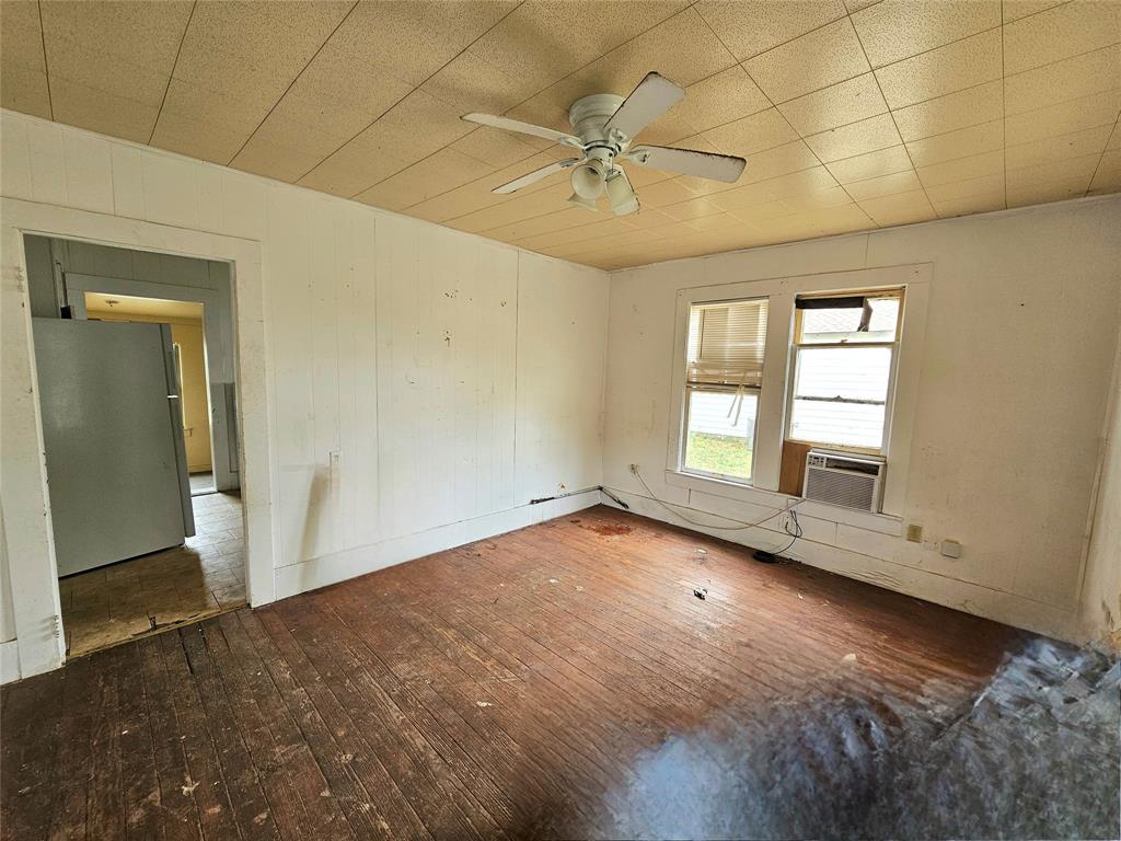 704 S 2nd Street - Photo 2